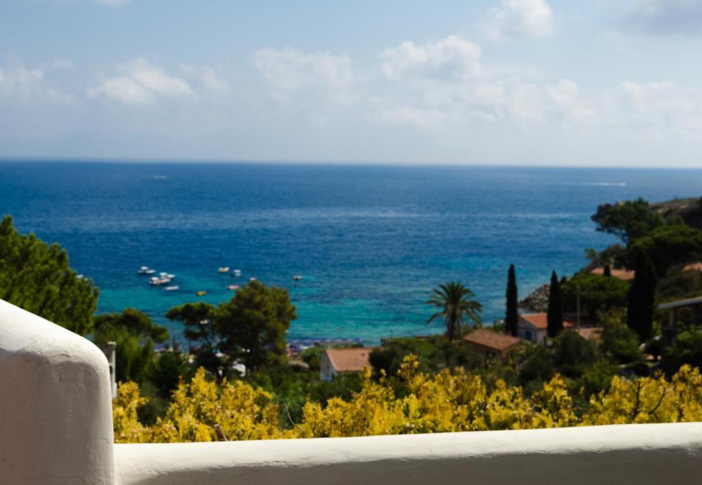Hotel Arenella Giglio Porto Exterior photo